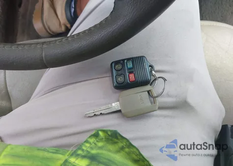 2007 Mercury Grand Marquis Ls z USA, uszkodzony, nr VIN 2MEFM75V77X642513